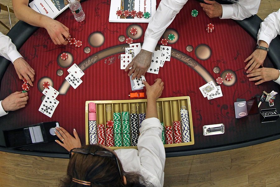 Các chiến thuật độc đáo trong các quy tắc Blackjack cơ bản Cac chien thuat doc dao trong cac quy tac Blackjack co ban
