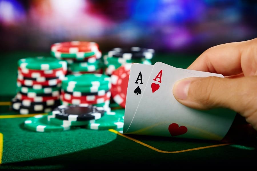 Học cách chơi và đánh bại người chia bài trong game bài Blackjack hoc cach choi va danh bai nguoi chia bai trong game bai blackjack