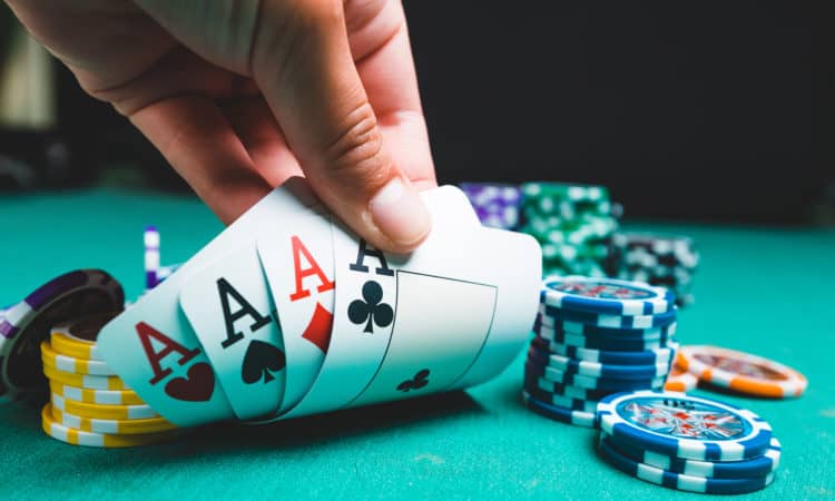 Liệu chơi Poker có thực sự khó như những gì chúng ta tưởng tượng hay không?