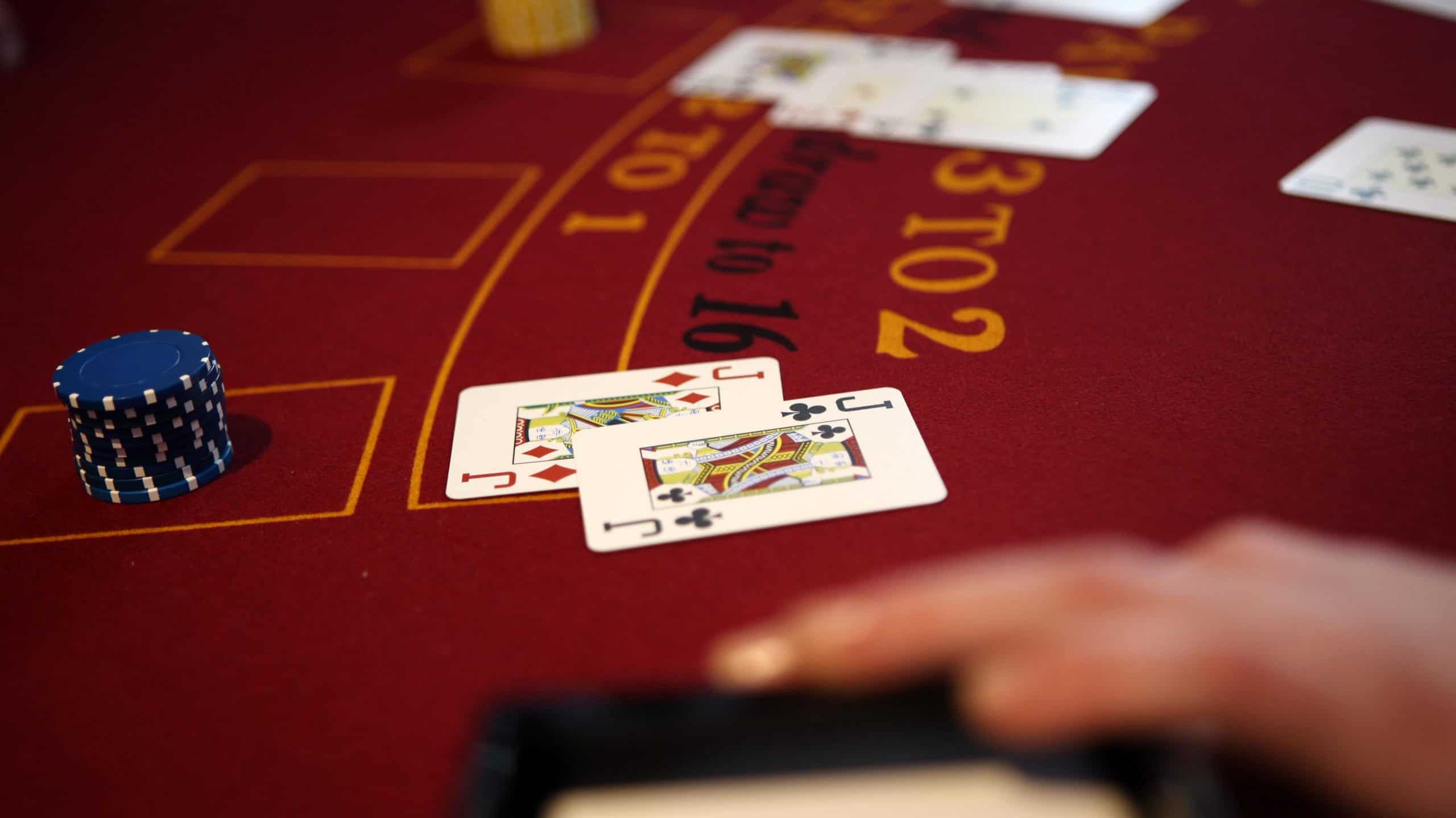 Những thời điểm cần chú ý để có lựa chọn phù hợp nhất khi chơi Blackjack Nhung thoi diem can chu y de co lua chon phu hop nhat khi choi Blackjack