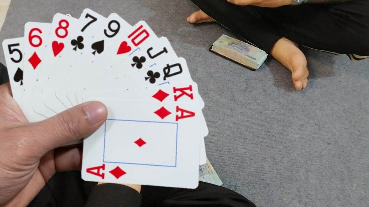 Tuyệt chiêu bất bại trong đánh Sâm lốc trực tuyến ăn tiền Tuyet chieu bat bai trong danh Sam loc truc tuyen an tien