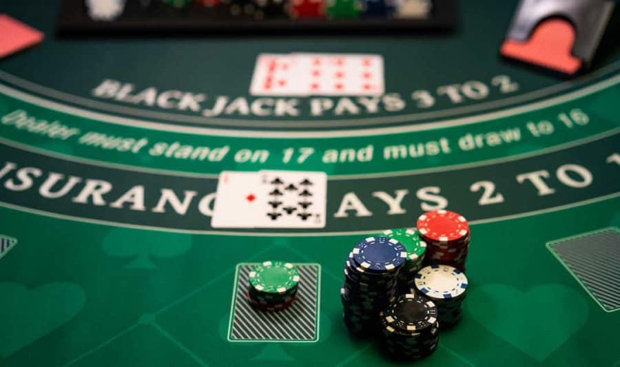 Chỉ ra những sai lầm khiến bạn thua mất nhiều tiền khi mắc phải trong Blackjack